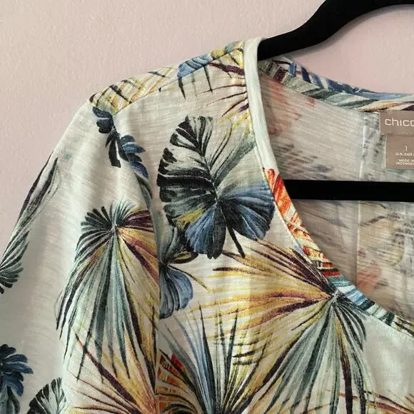 Chico's Tropical Print Short Sleeve V-neck Shirt Cotton Blend Women's 1 / Medium - Picture 3 of 9